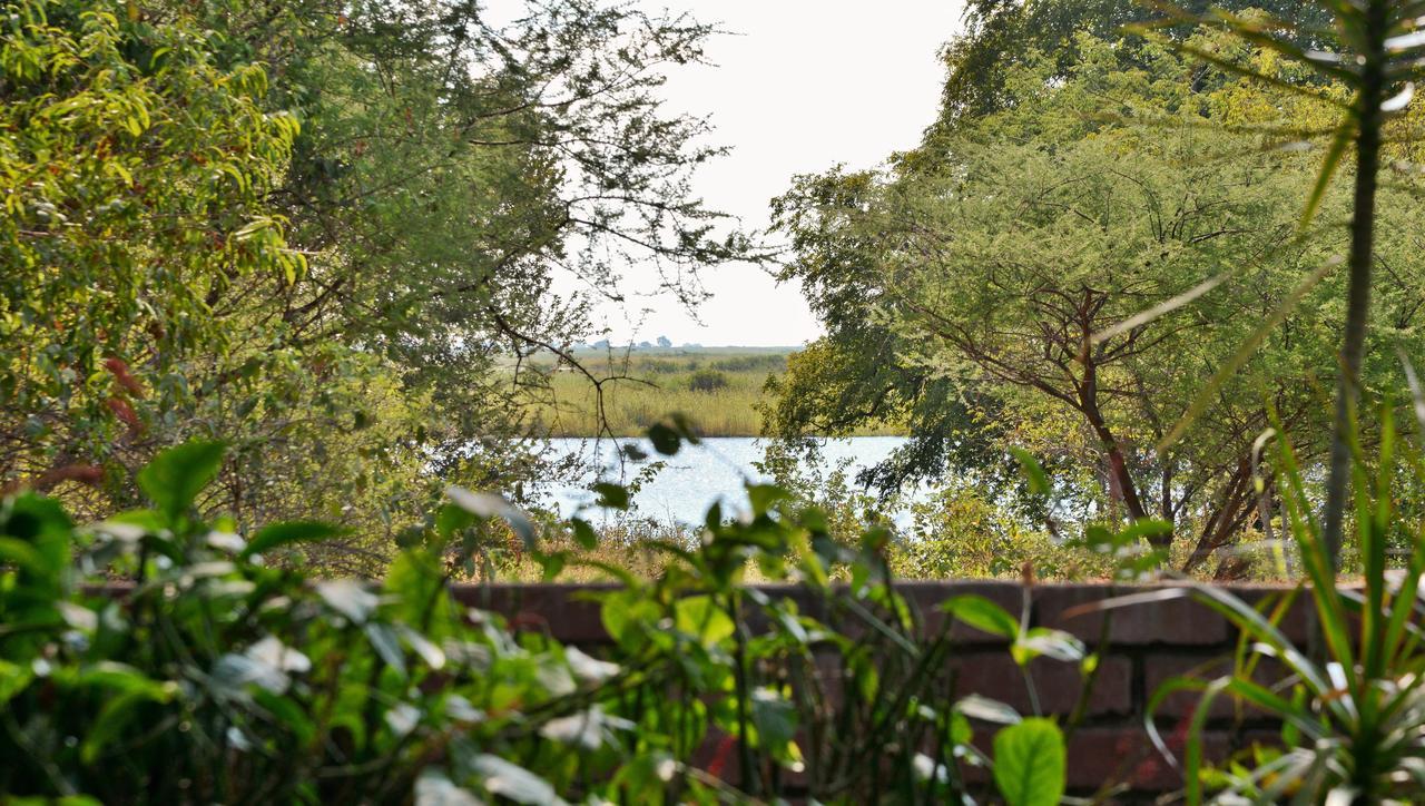 Kasane Self Catering Hotel Buitenkant foto