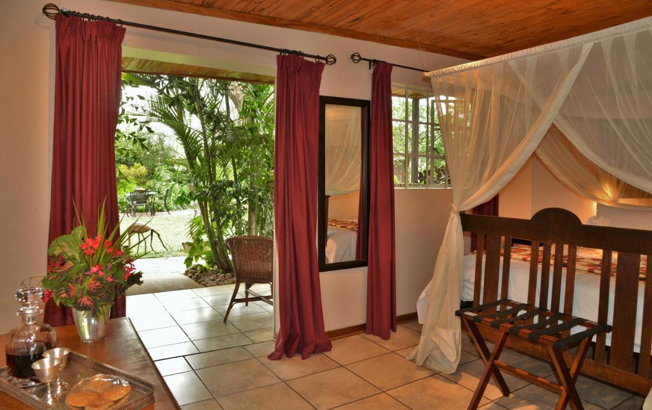 Kasane Self Catering Hotel Buitenkant foto